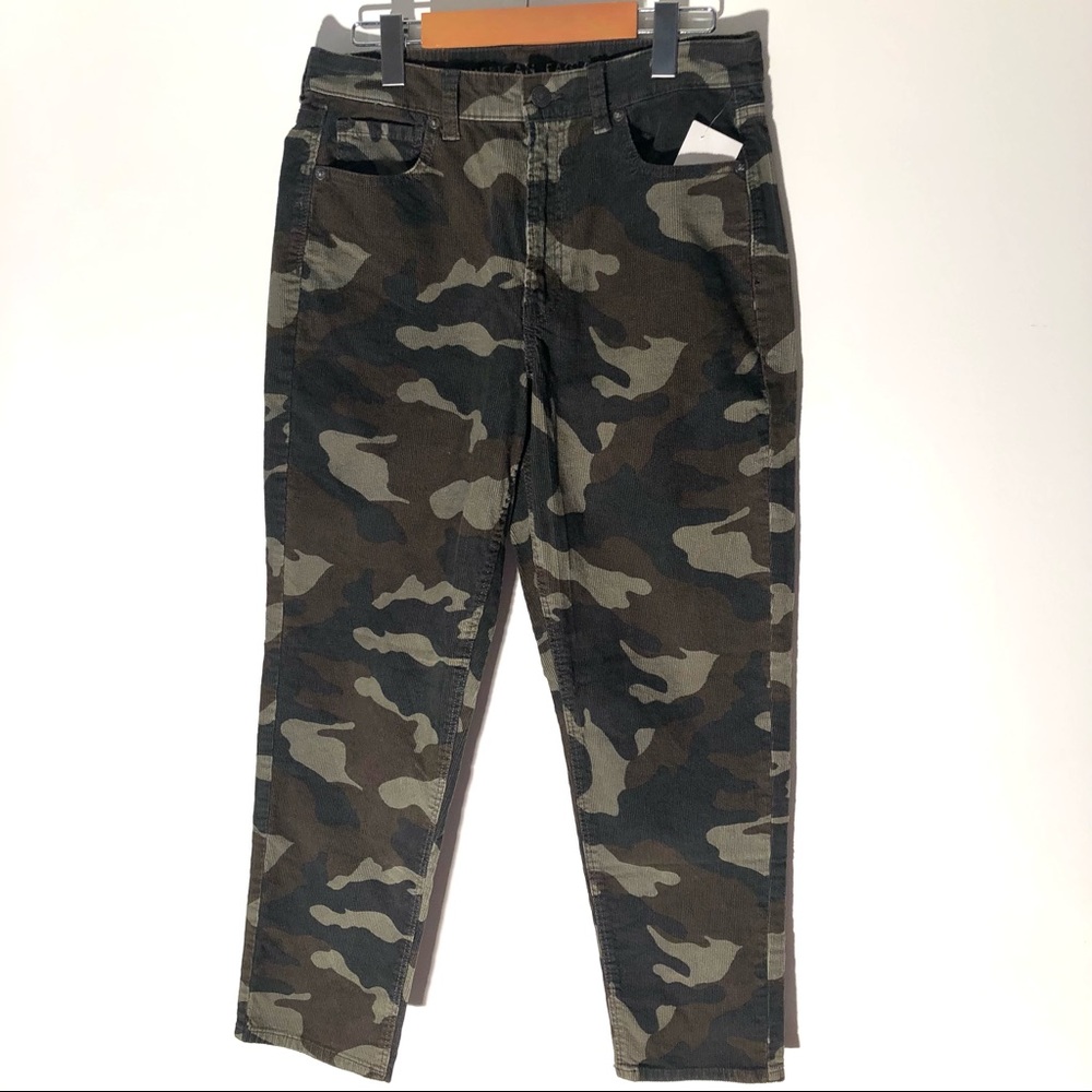 BNWOT American Eagle Camo corduroy Camo mom jeans